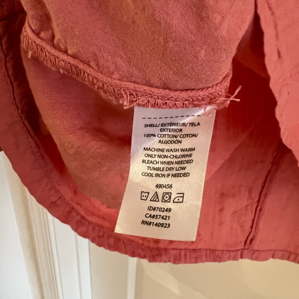 Lou & Grey salmon colored v neck cotton blouse. EUC. Size small. - Picture 6 of 9